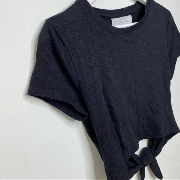 CALE Knotted Hem Tee Black size M - Picture 6 of 8